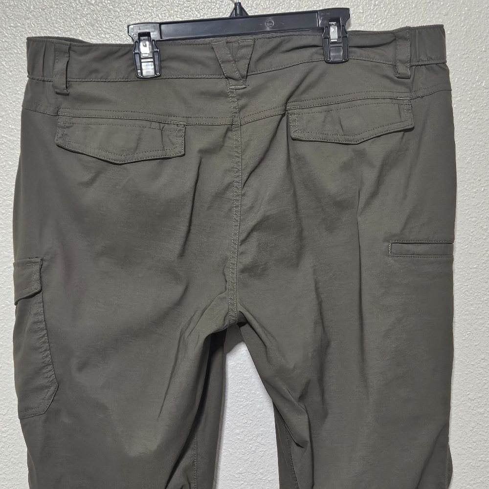 Duluth Trading company quick dry material hiking size 18 - Picture 7 of 14